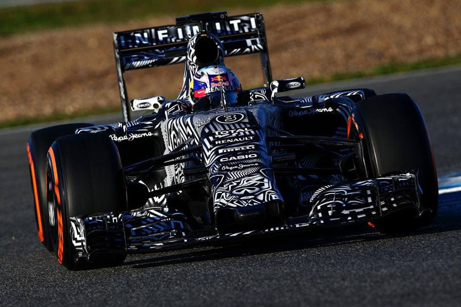 Ricciardo in azione con la nuova Red Bull RB11